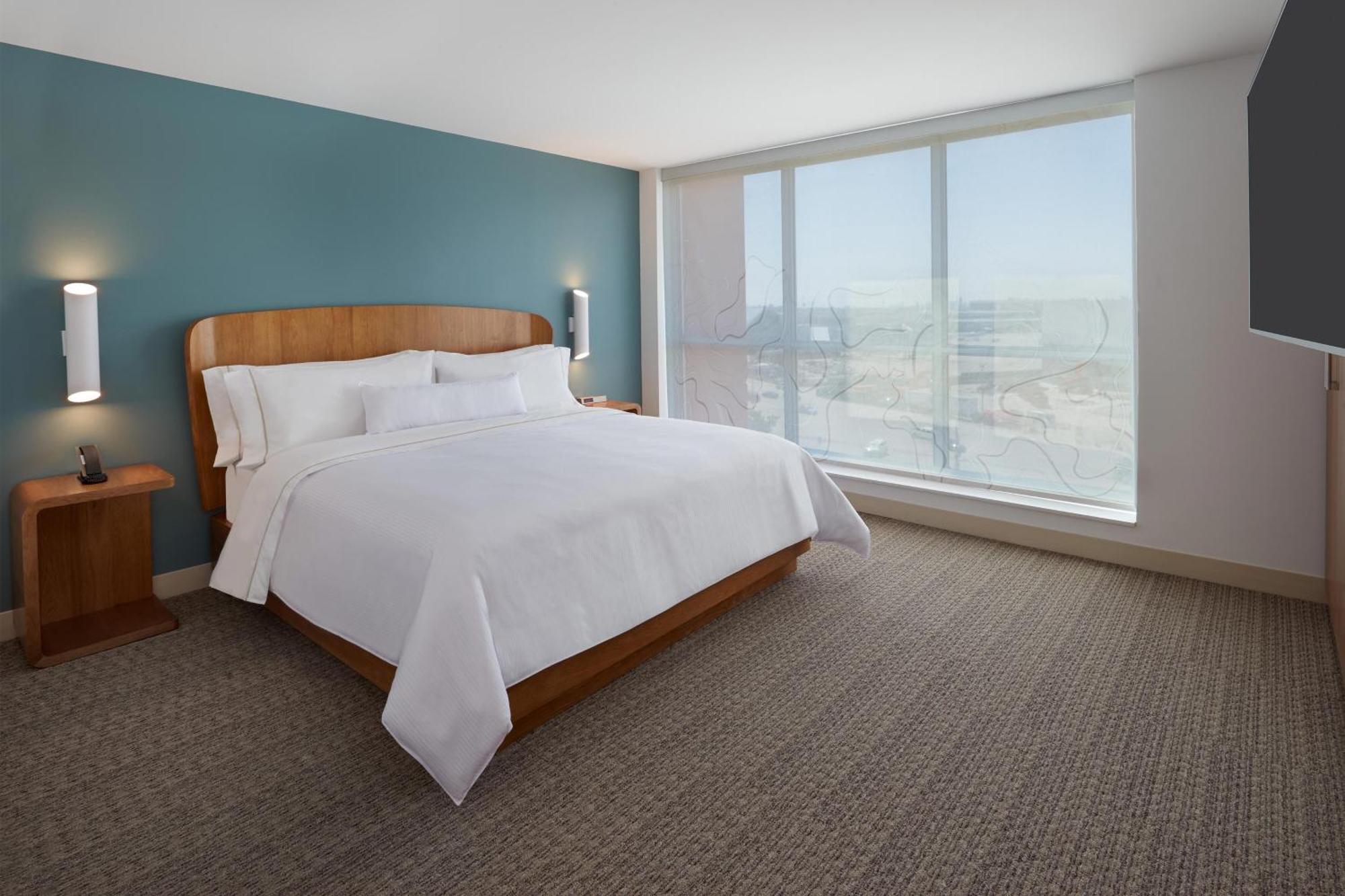 Element Toronto Airport Hotel Mississauga Bagian luar foto