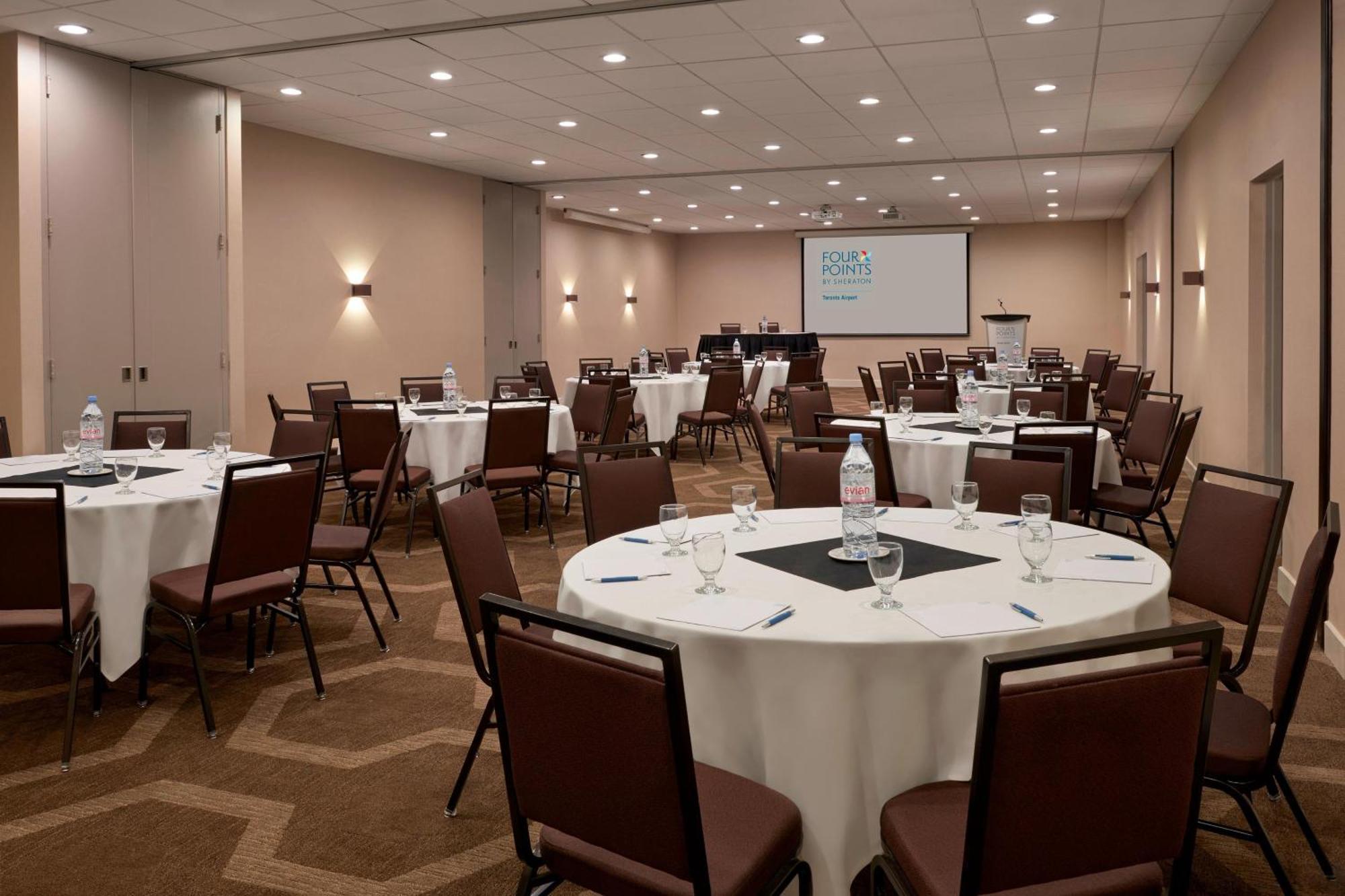 Element Toronto Airport Hotel Mississauga Bagian luar foto