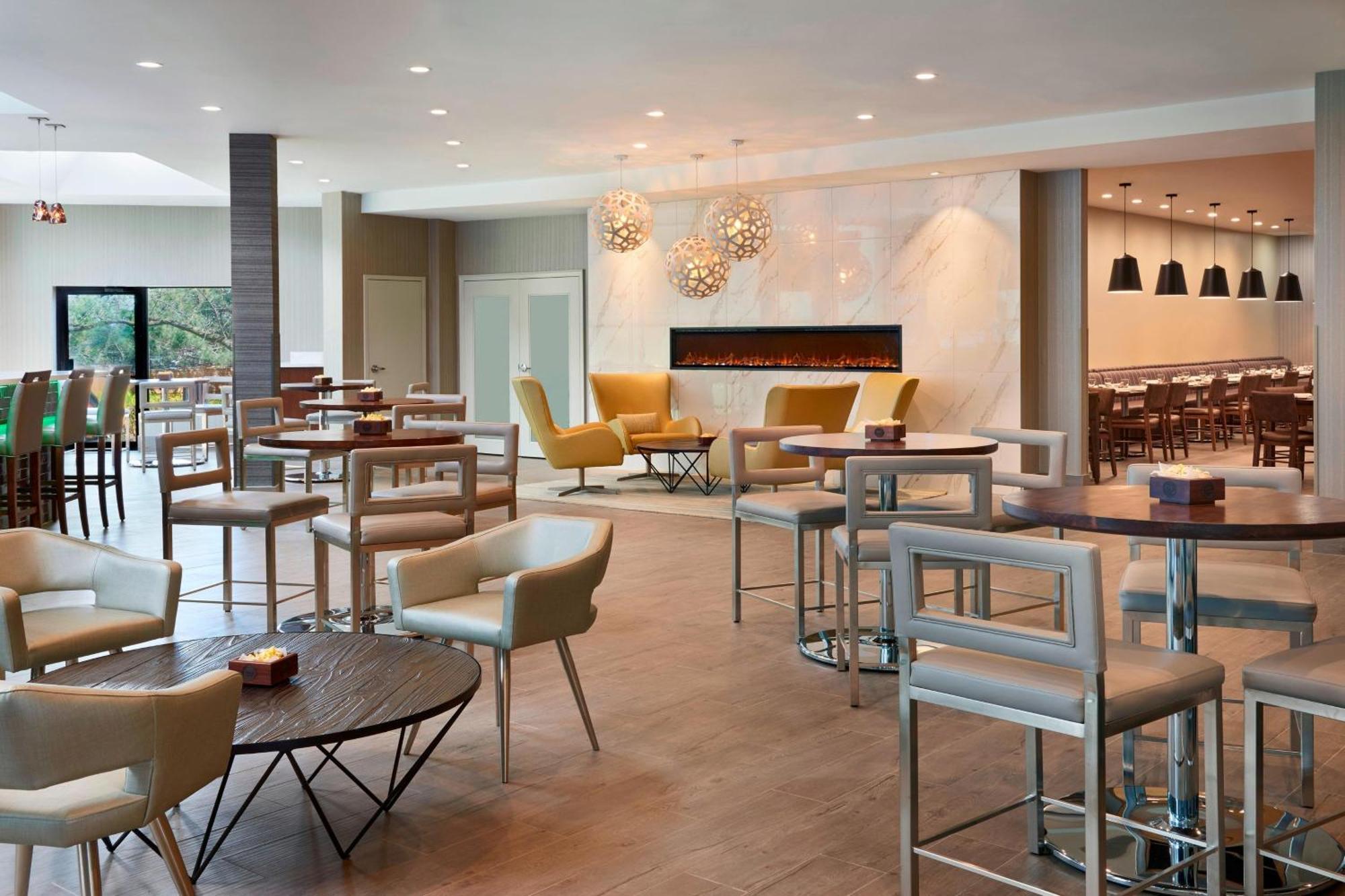 Element Toronto Airport Hotel Mississauga Bagian luar foto